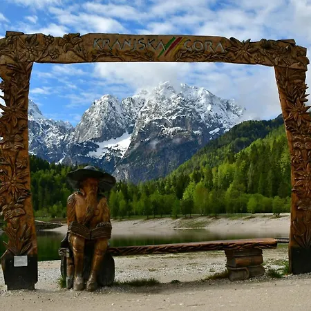 Mountain Charm Apartment Kranjska Gora