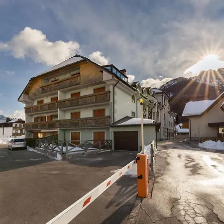 Mountain Charm Apartment *