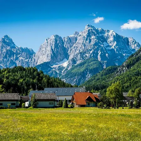 Mountain Charm Apartment